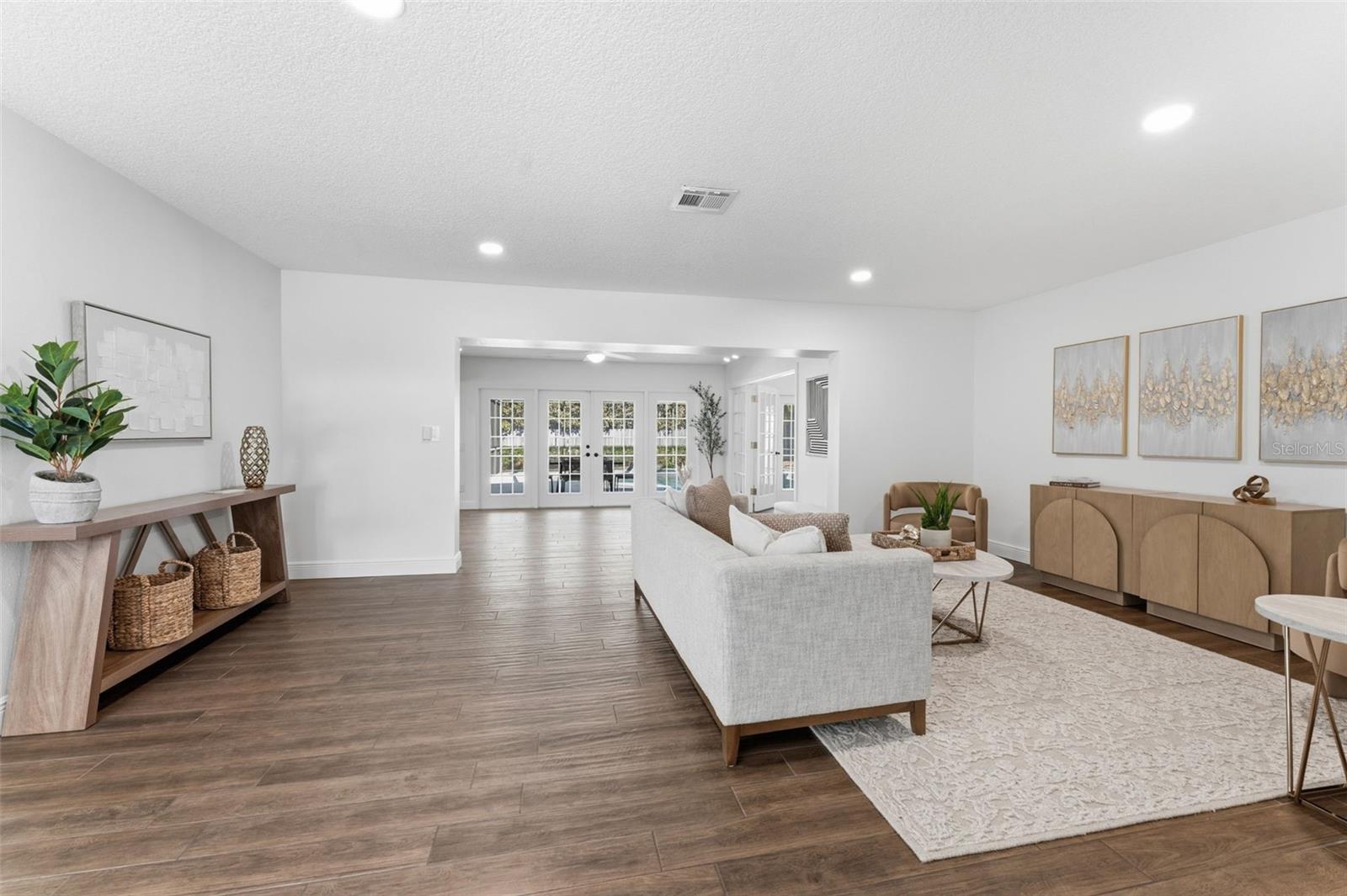 Image 3 of 46 For 2654 Clubhouse Drive N