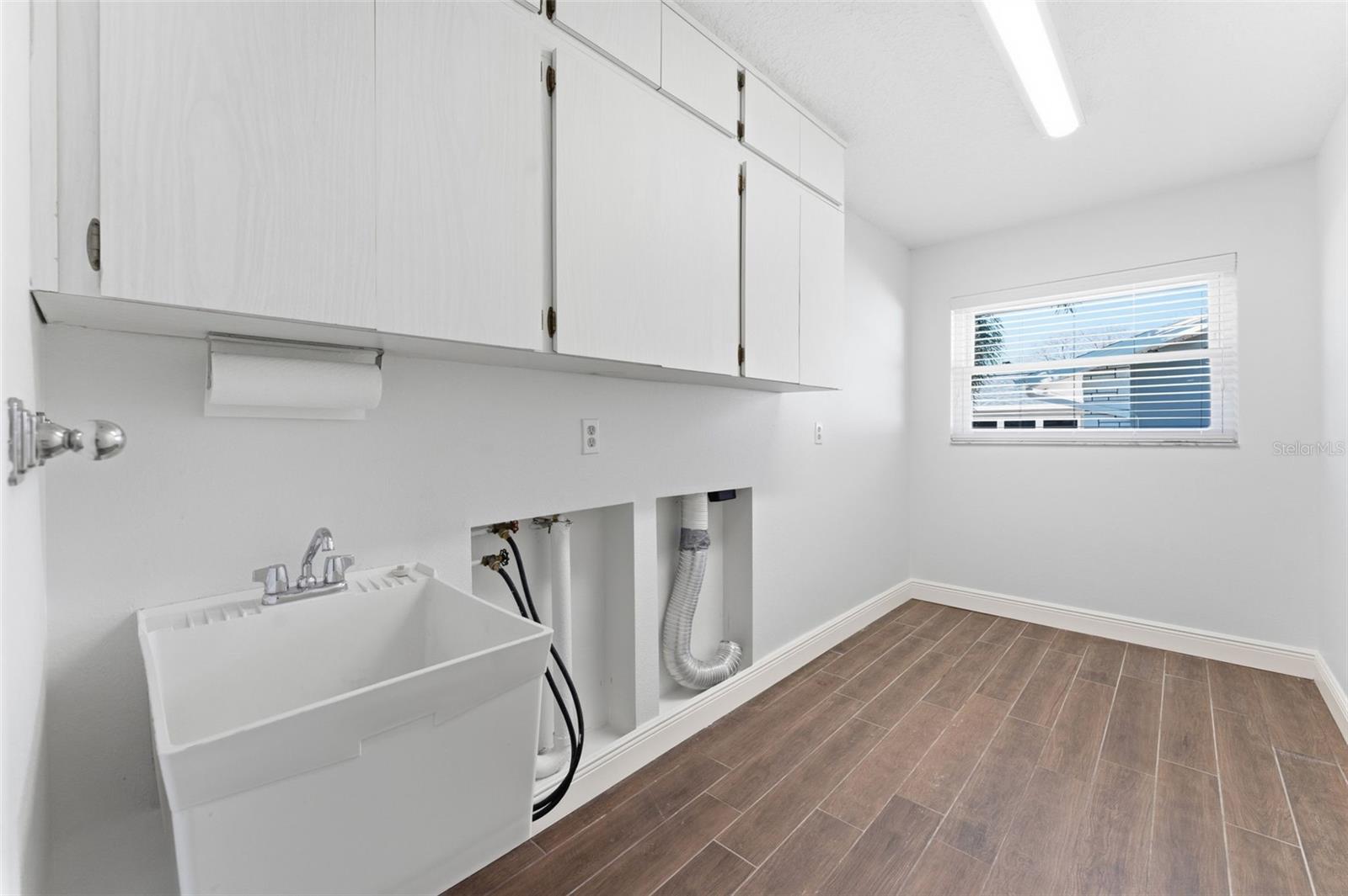 Image 31 of 46 For 2654 Clubhouse Drive N