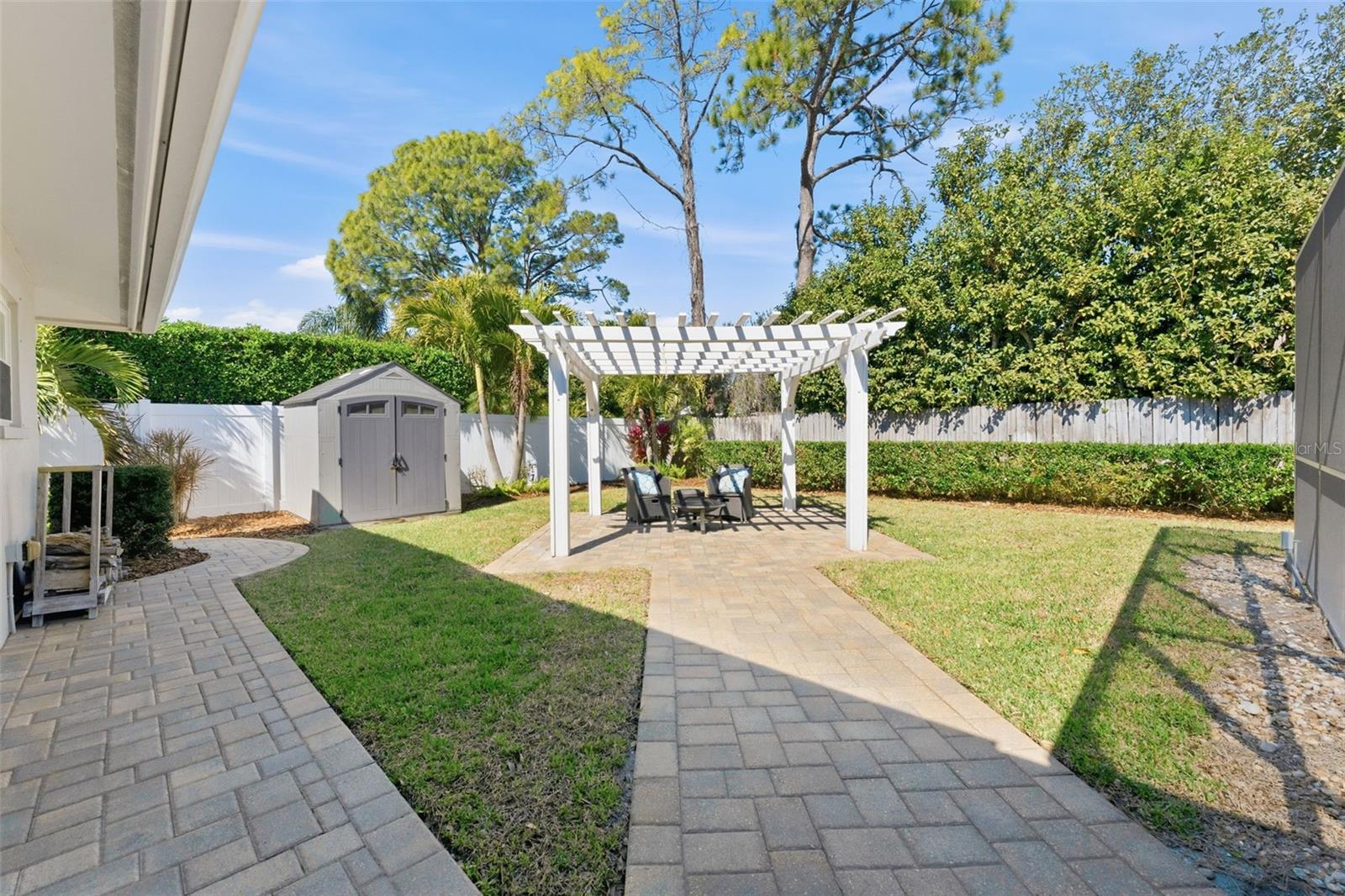 Image 37 of 46 For 2654 Clubhouse Drive N