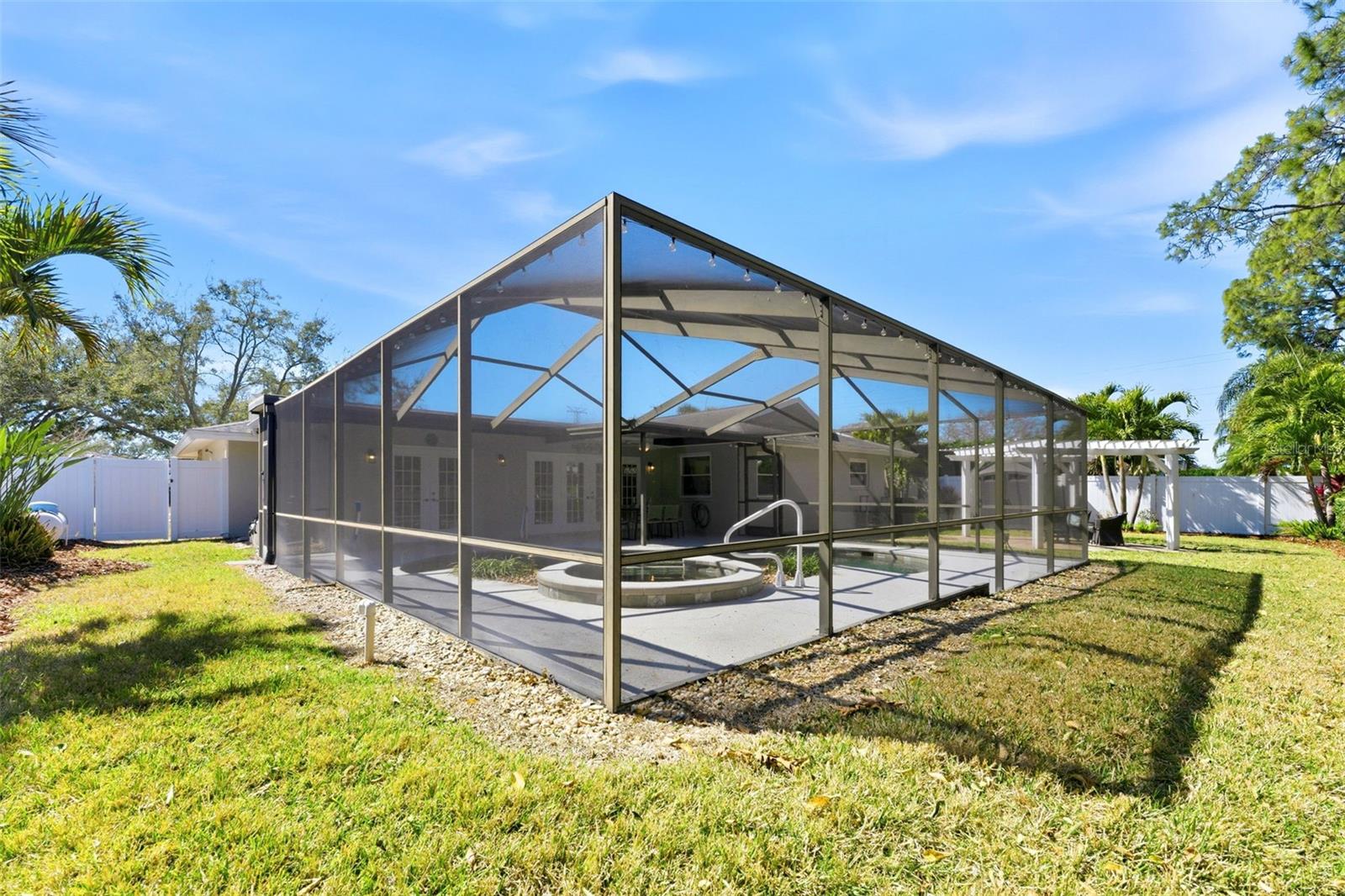 Image 38 of 46 For 2654 Clubhouse Drive N