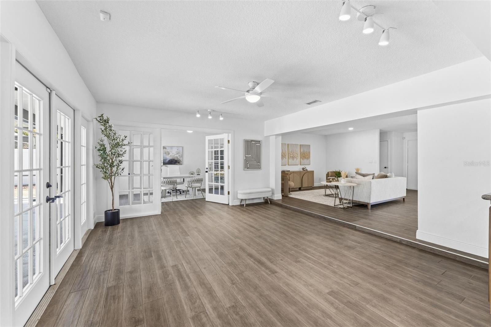 Image 8 of 46 For 2654 Clubhouse Drive N