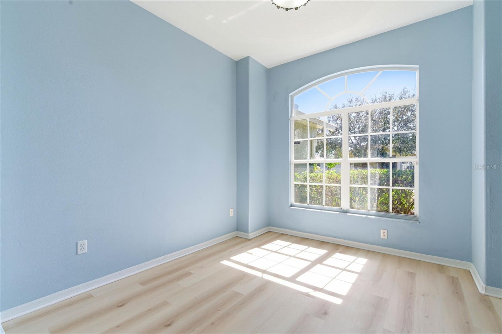 Image 7 of 79 For 3725 Grand Forks Drive