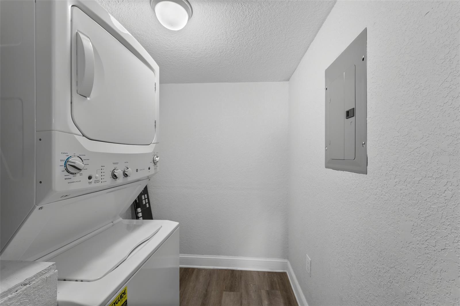 Image 23 of 36 For 5742 Baywater Drive