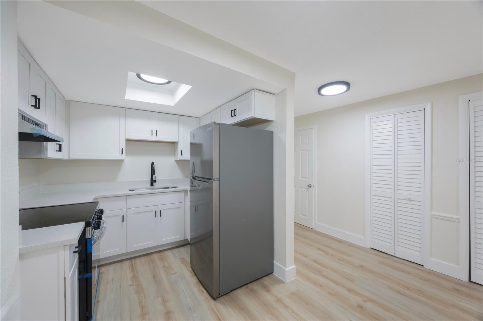 Image 10 of 17 For 2753 53rd Avenue N