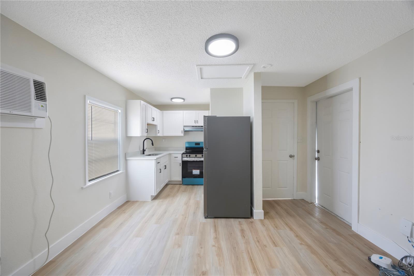 Image 15 of 17 For 2753 53rd Avenue N