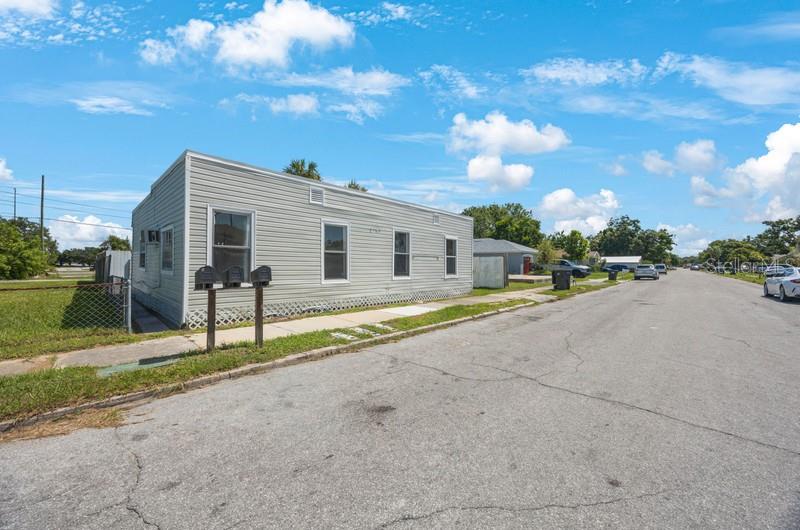 Image 2 of 17 For 2753 53rd Avenue N