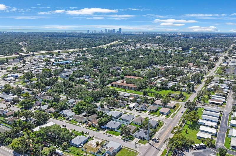 Image 4 of 17 For 2753 53rd Avenue N