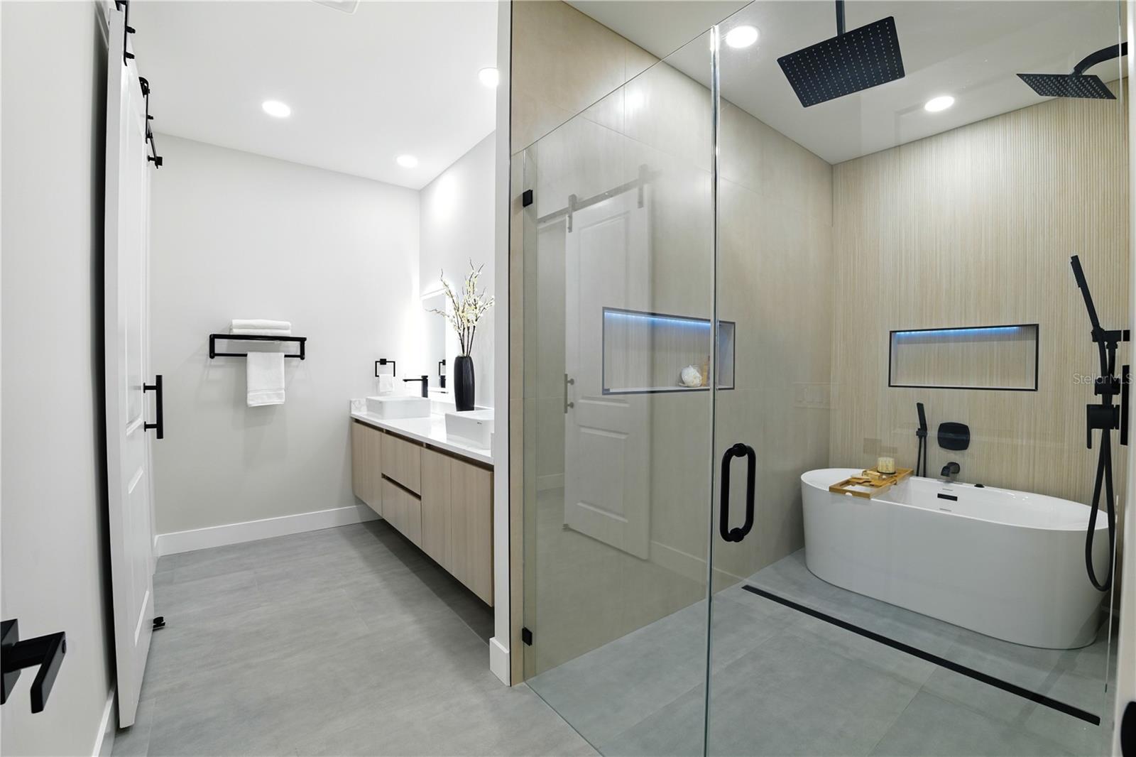 Image 2 of 25 For 2714 1-2 Tampa Bay Boulevard