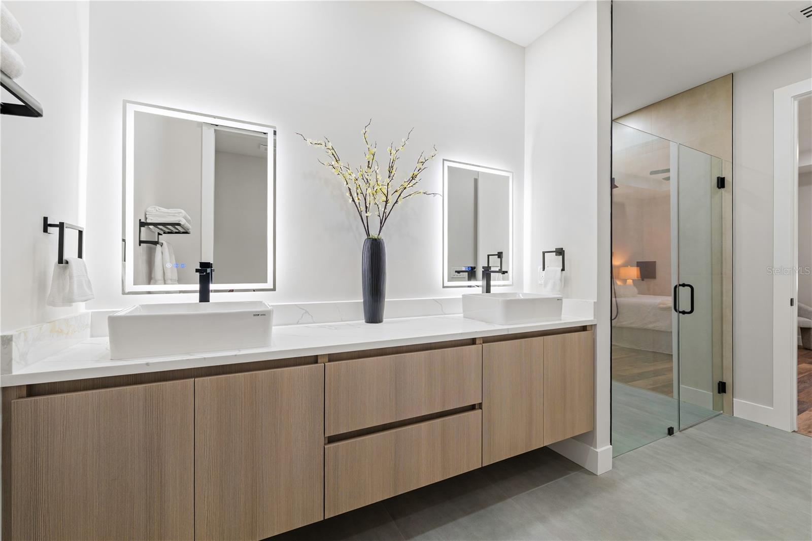 Image 3 of 25 For 2714 1-2 Tampa Bay Boulevard