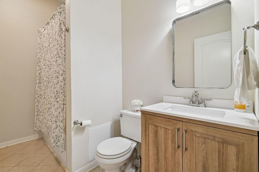 Listing photo id 24 for 627 Tuscanny Street