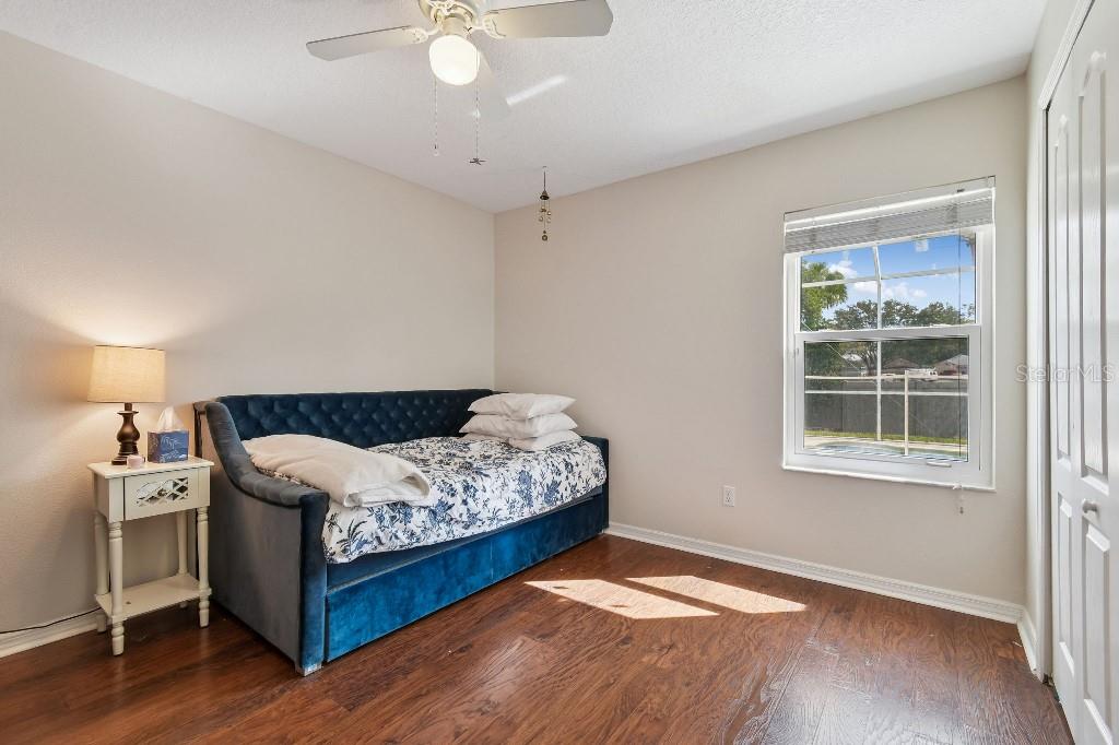 Listing photo id 27 for 627 Tuscanny Street