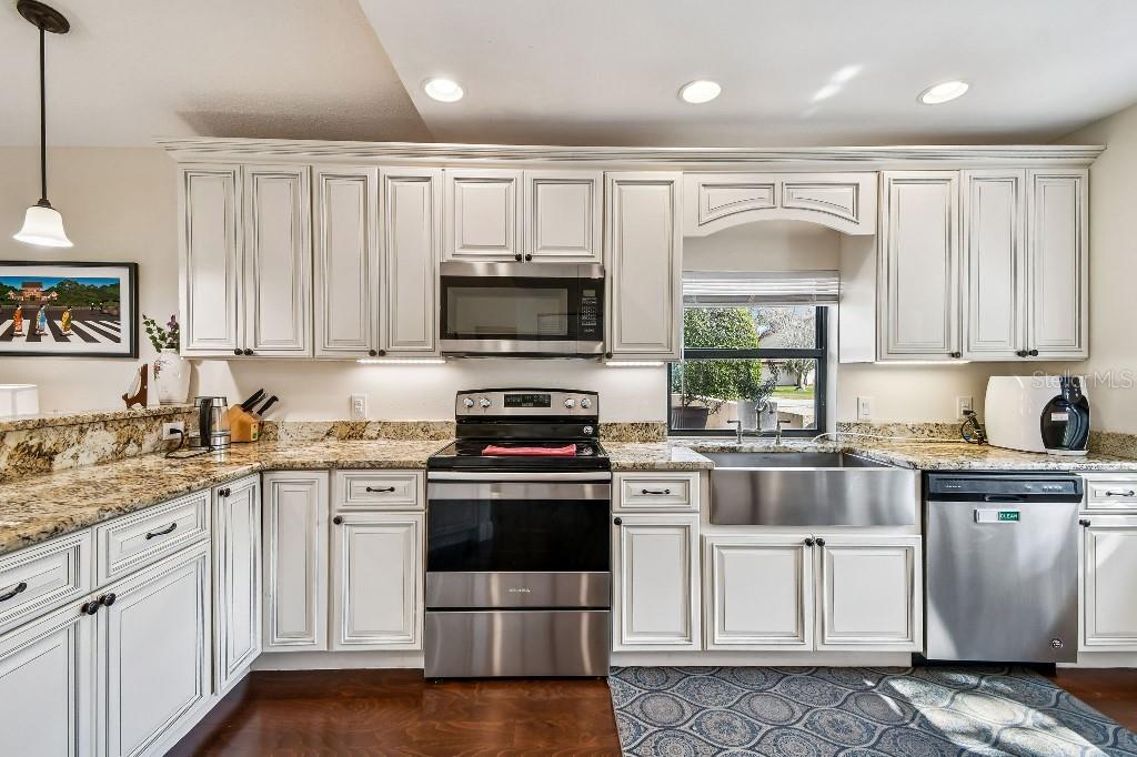 Image 11 of 84 For 6609 Edgeworth Drive