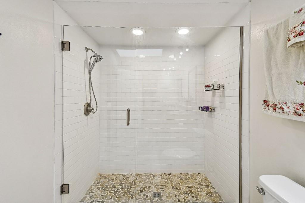 Image 21 of 84 For 6609 Edgeworth Drive