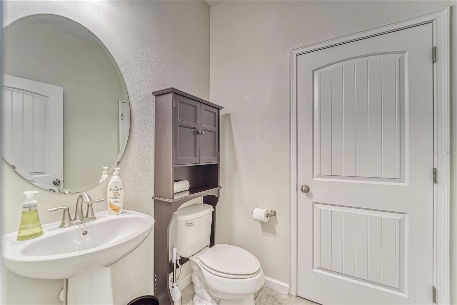 Image 18 of 68 For 12358 Streambed Drive