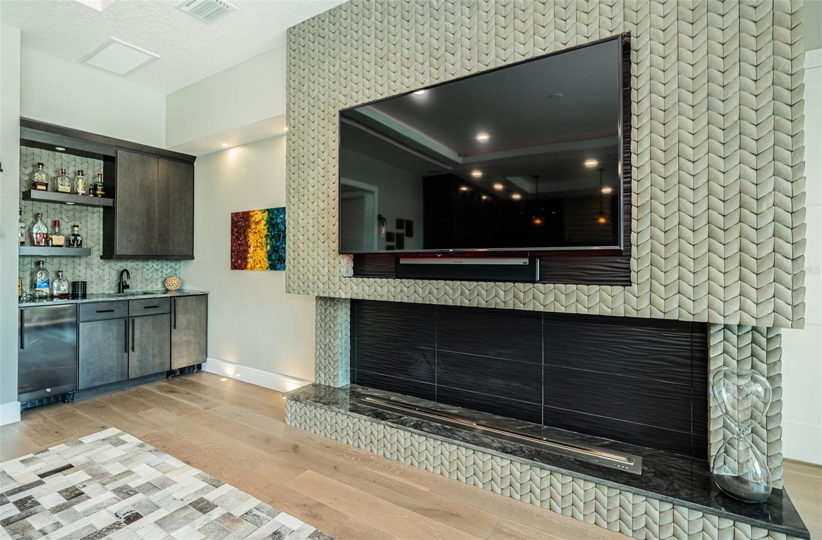 Image 12 of 86 For 7822 Causeway Boulevard S