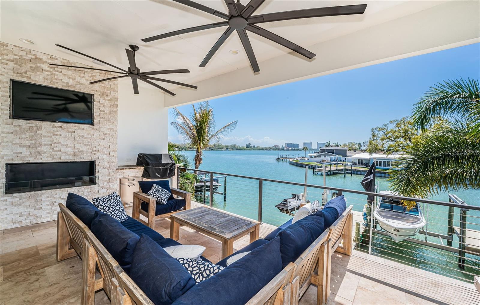 Image 14 of 86 For 7822 Causeway Boulevard S