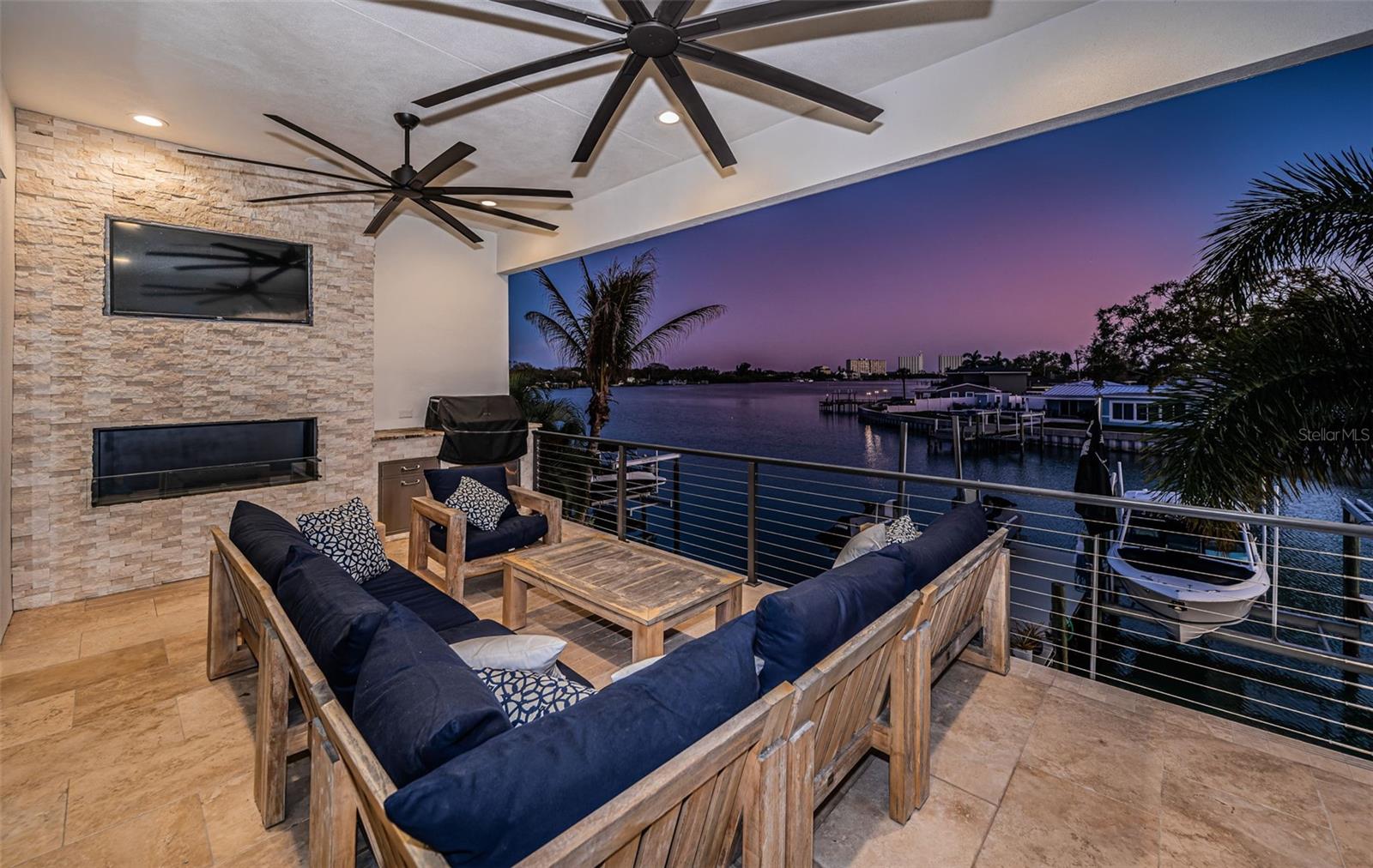 Image 16 of 86 For 7822 Causeway Boulevard S