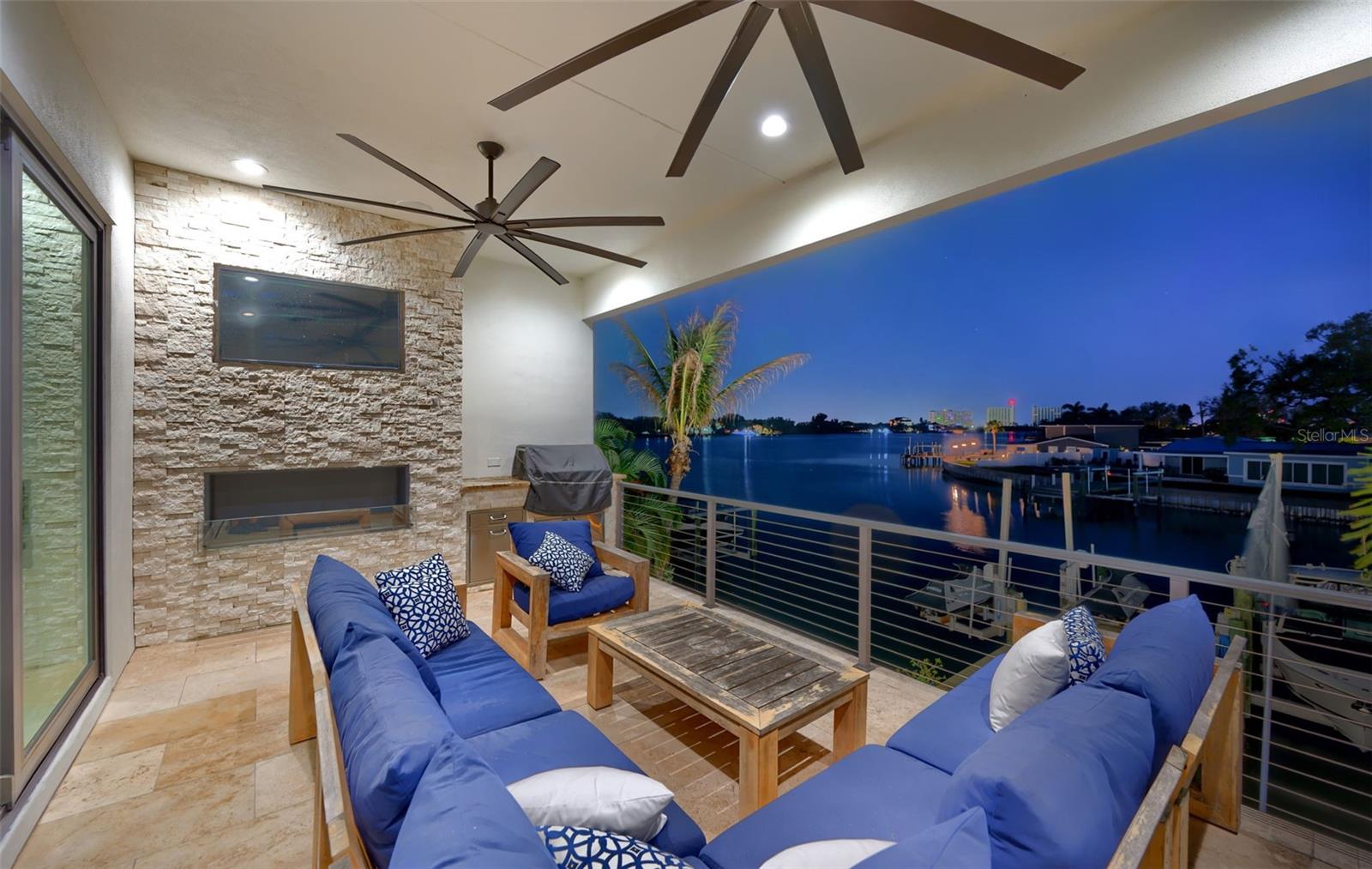 Image 18 of 86 For 7822 Causeway Boulevard S