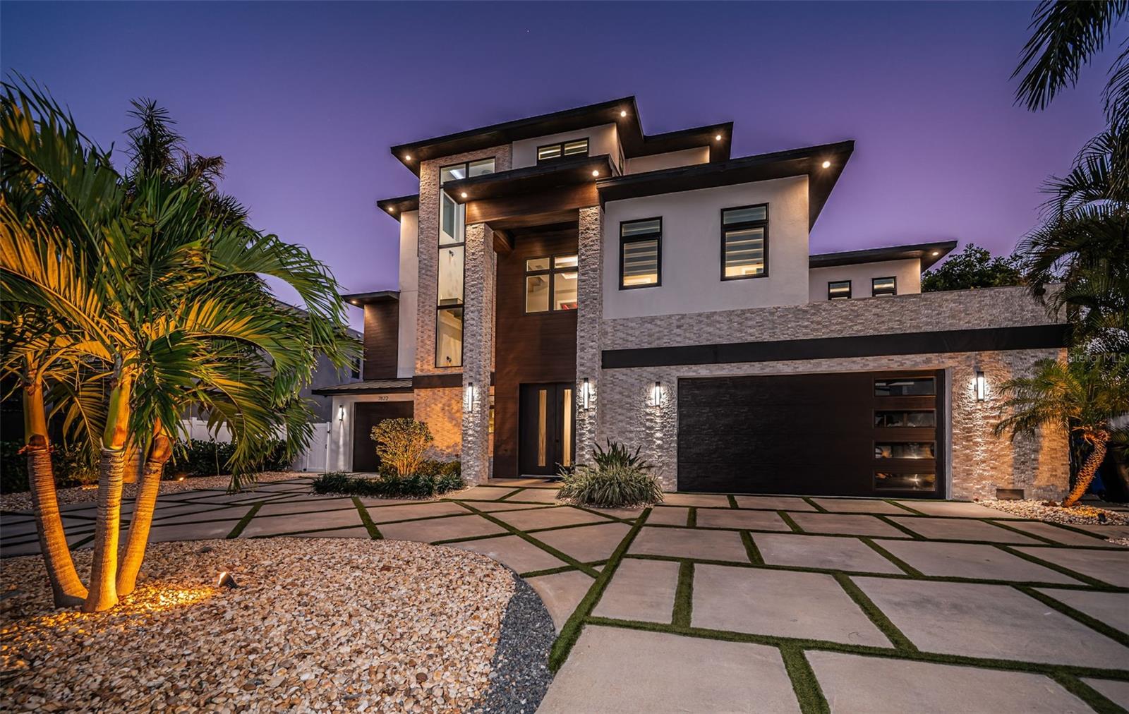 Image 3 of 86 For 7822 Causeway Boulevard S