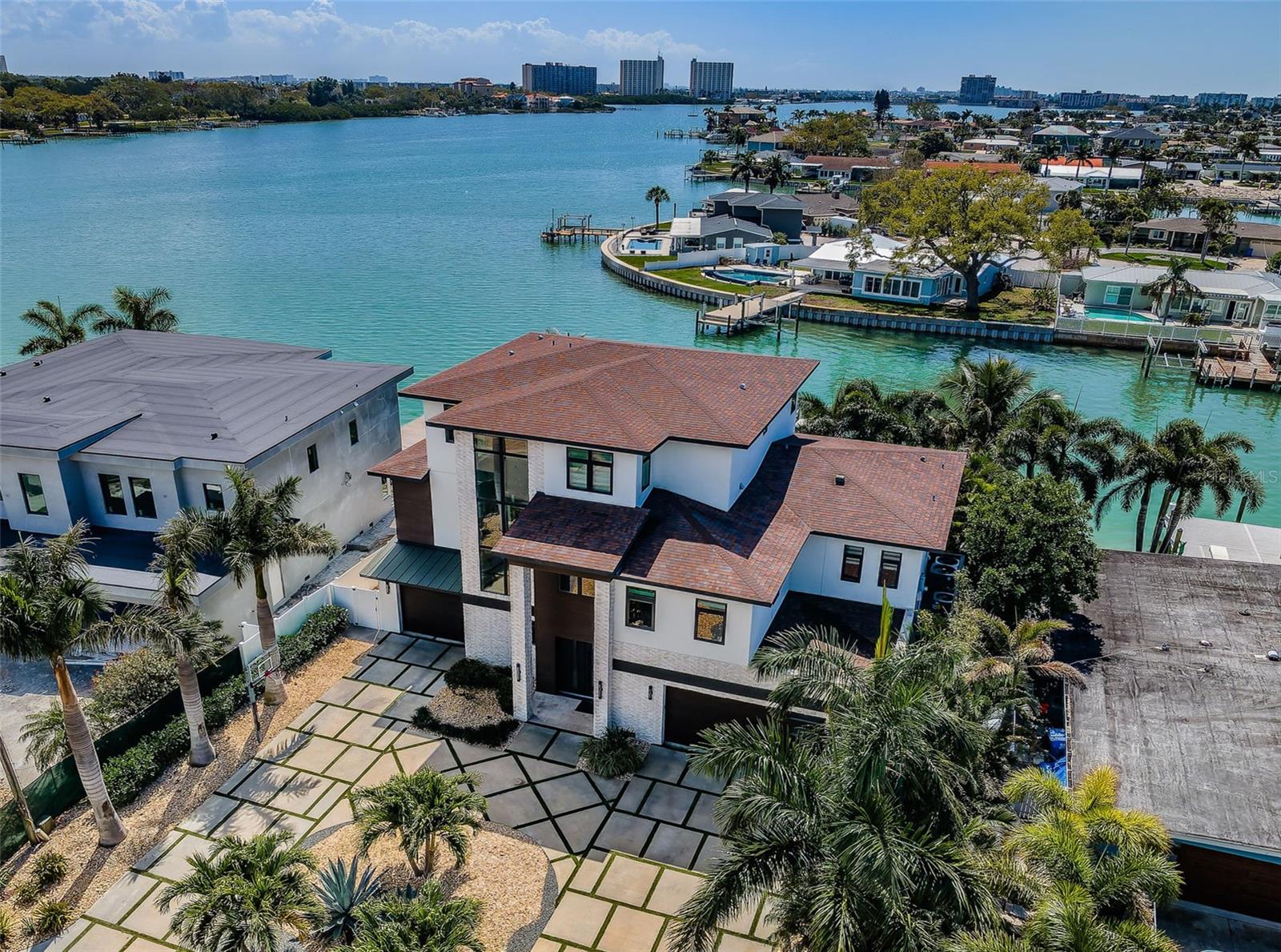 Image 4 of 86 For 7822 Causeway Boulevard S