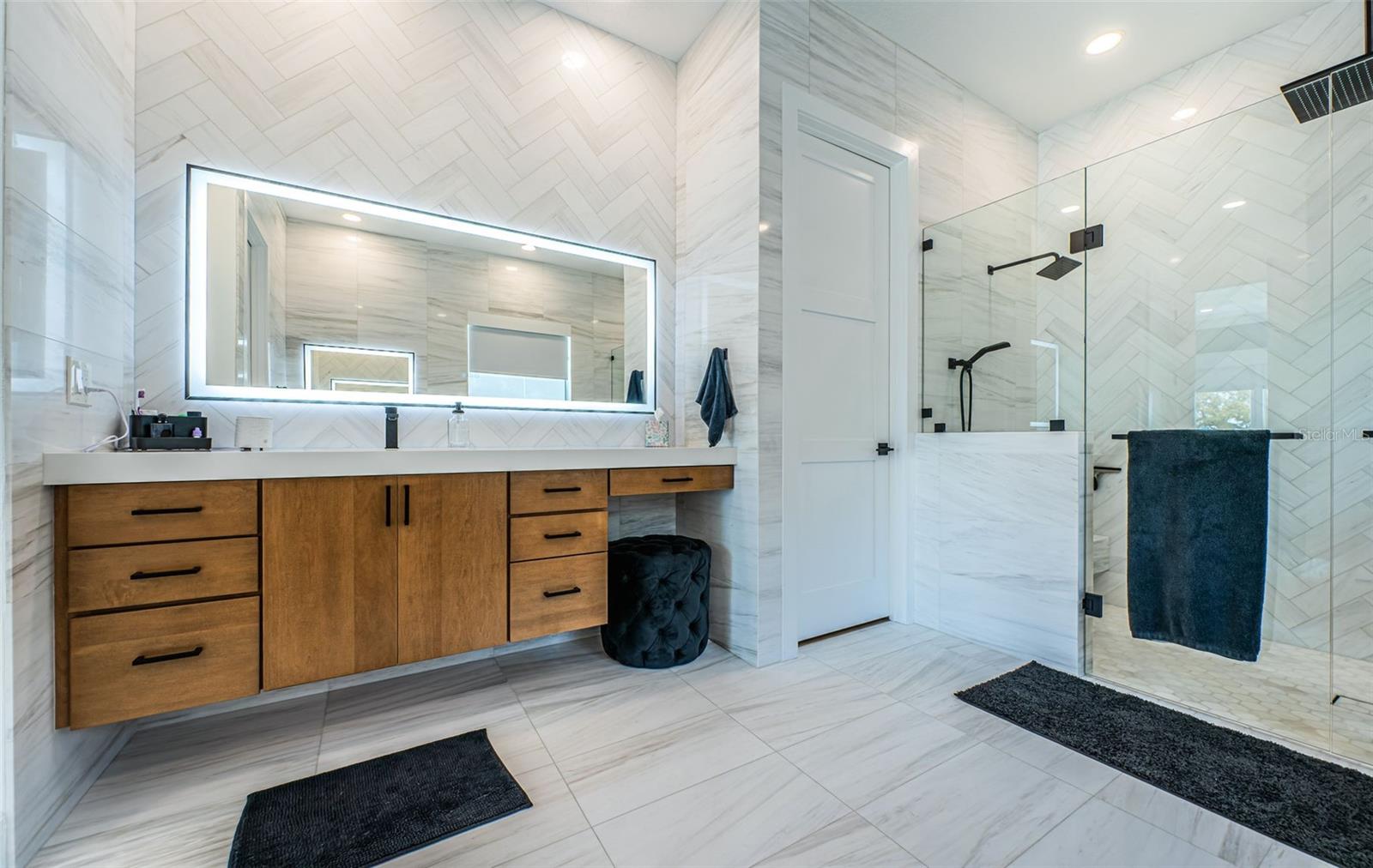 Image 40 of 86 For 7822 Causeway Boulevard S