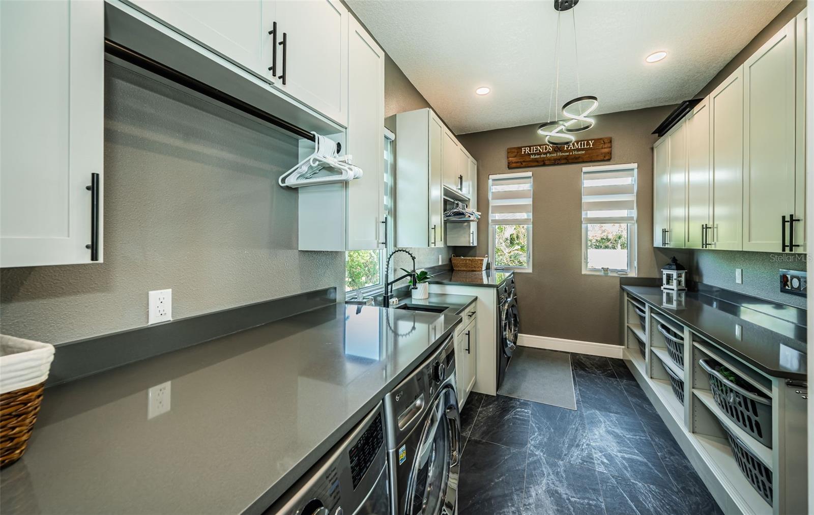 Image 42 of 86 For 7822 Causeway Boulevard S