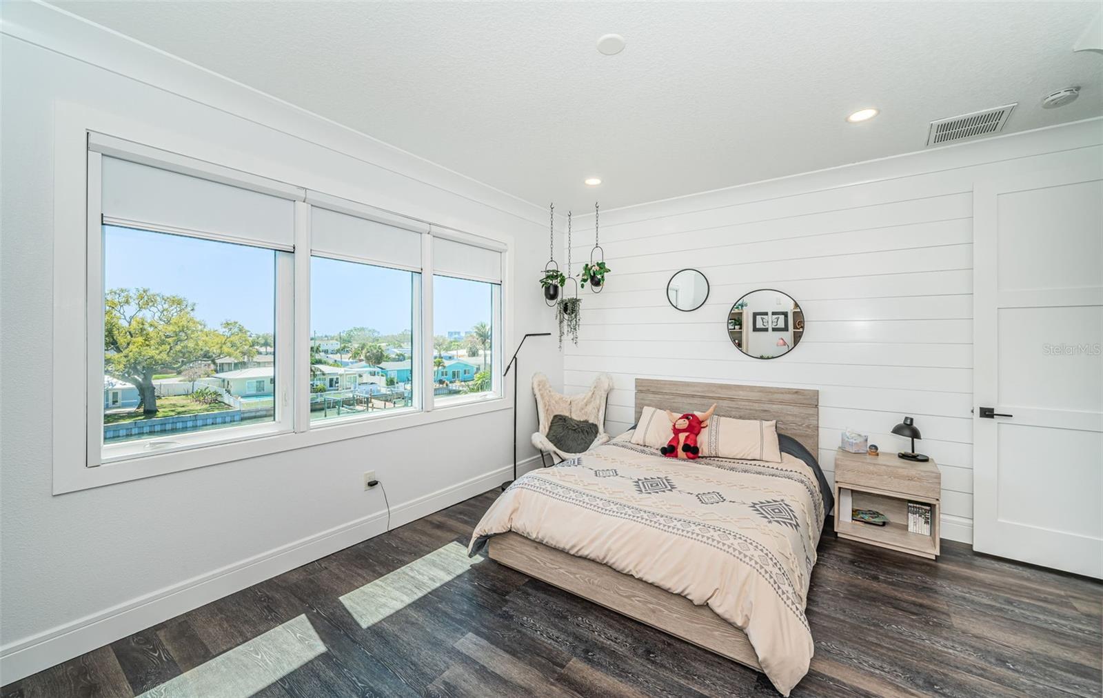 Image 54 of 86 For 7822 Causeway Boulevard S