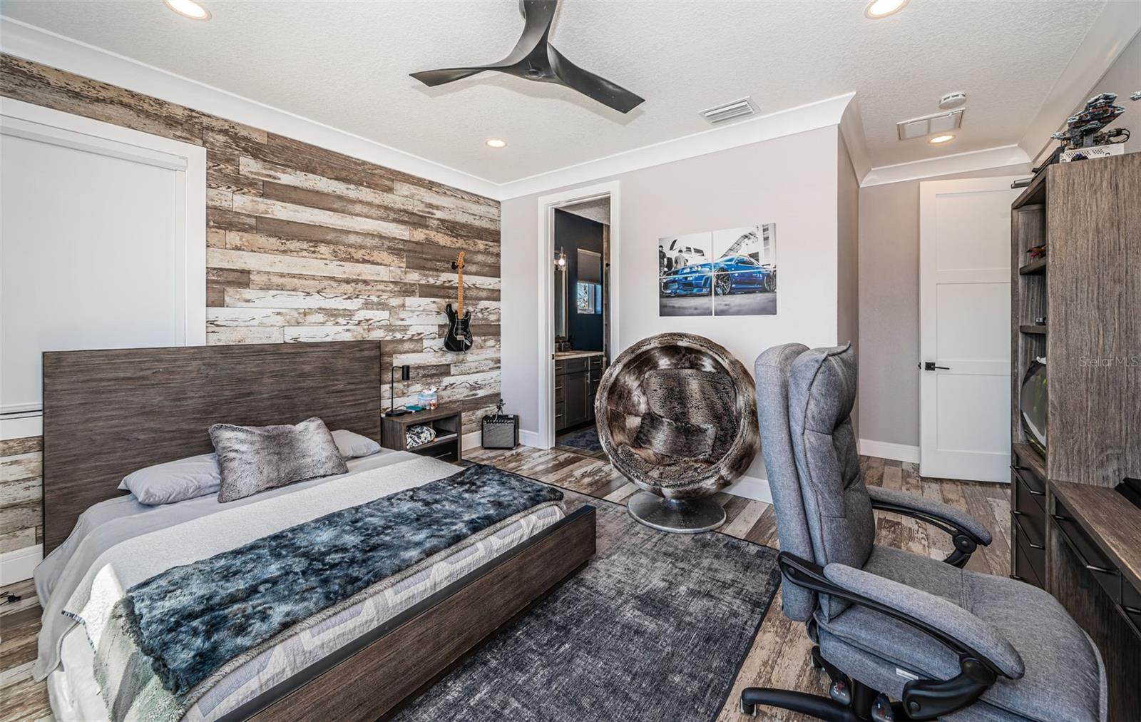 Image 58 of 86 For 7822 Causeway Boulevard S