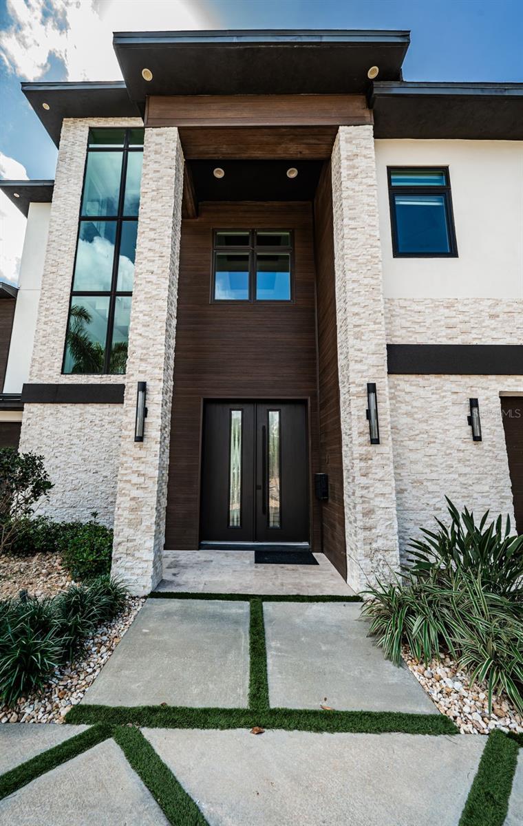 Image 6 of 86 For 7822 Causeway Boulevard S