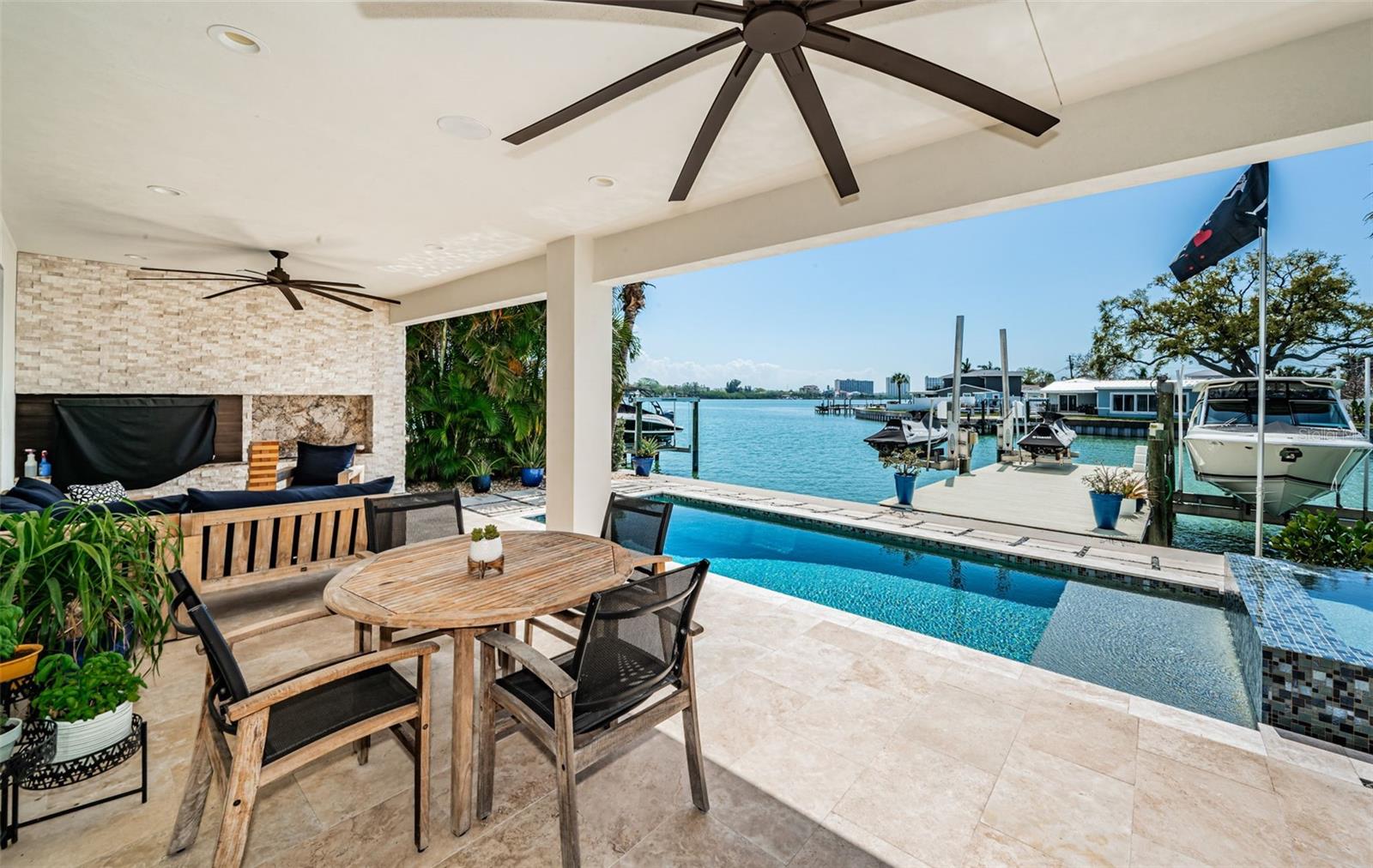 Image 65 of 86 For 7822 Causeway Boulevard S