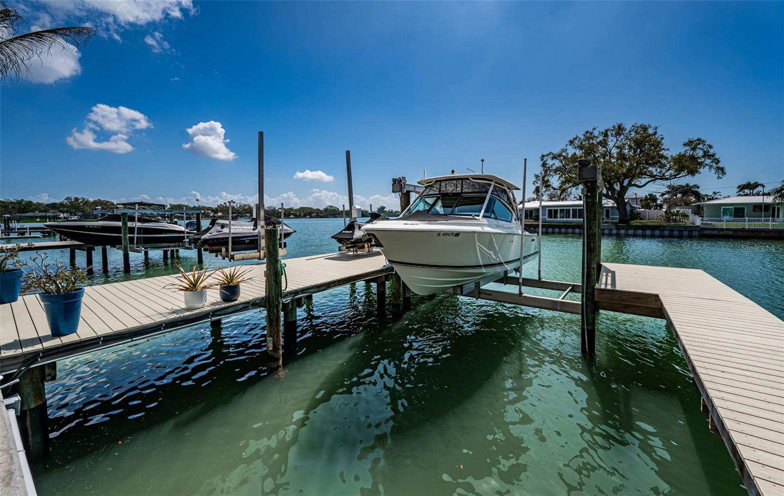 Image 77 of 86 For 7822 Causeway Boulevard S