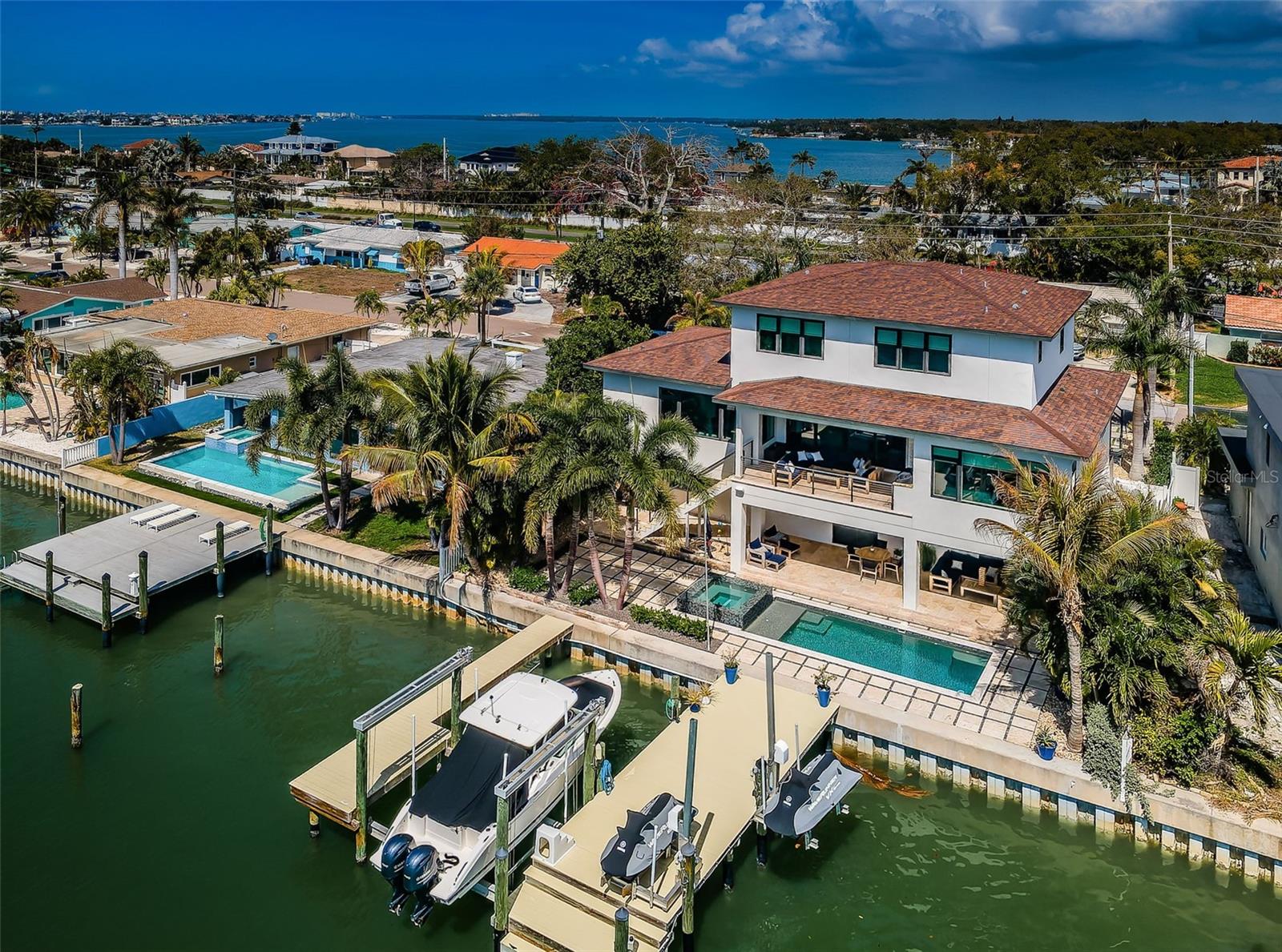 Image 79 of 86 For 7822 Causeway Boulevard S