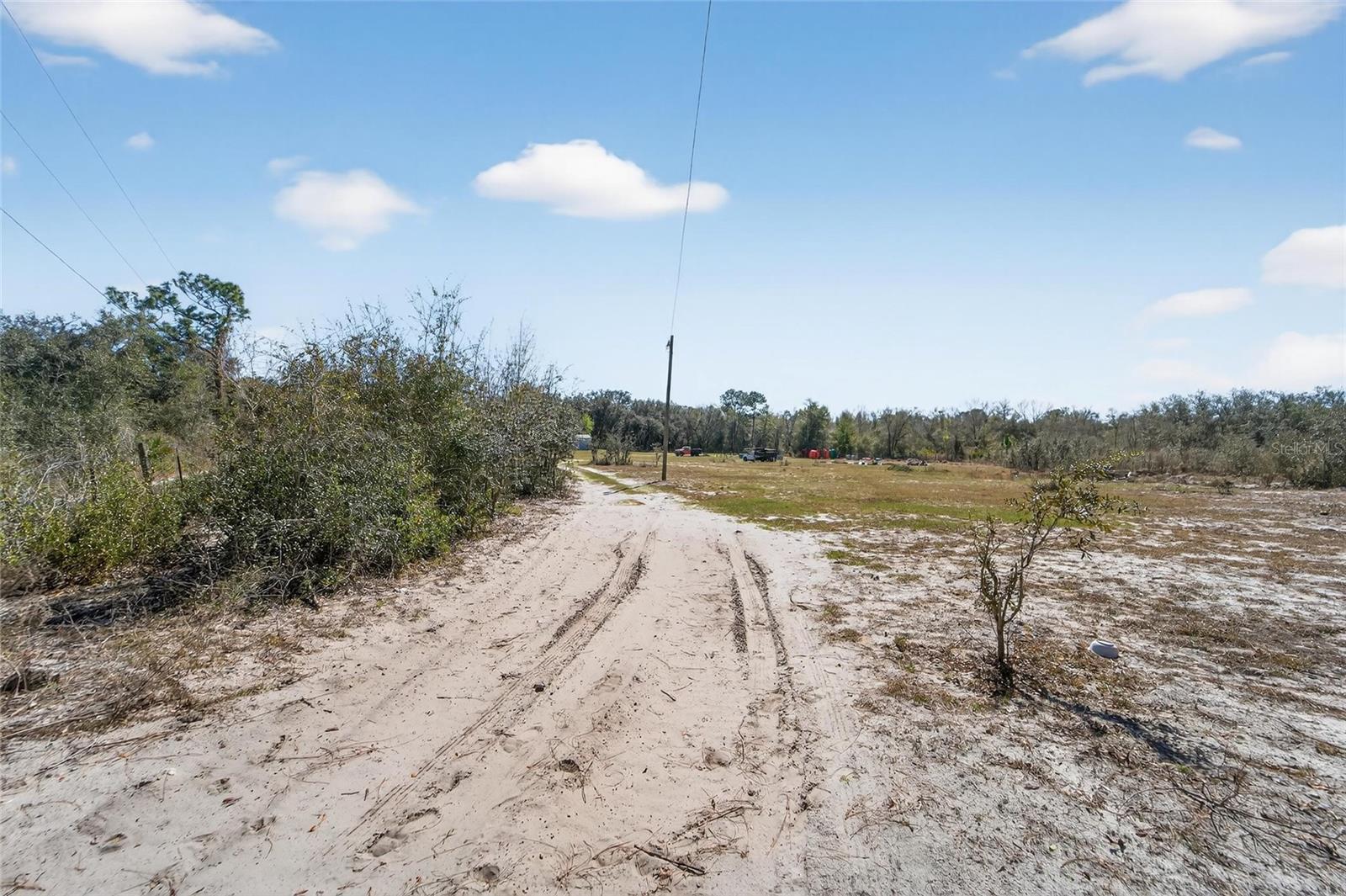 Image 13 of 81 For 35238 Manuel Street