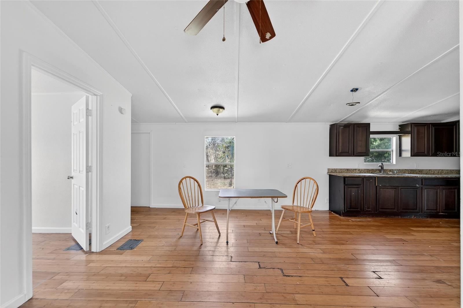 Image 18 of 81 For 35238 Manuel Street