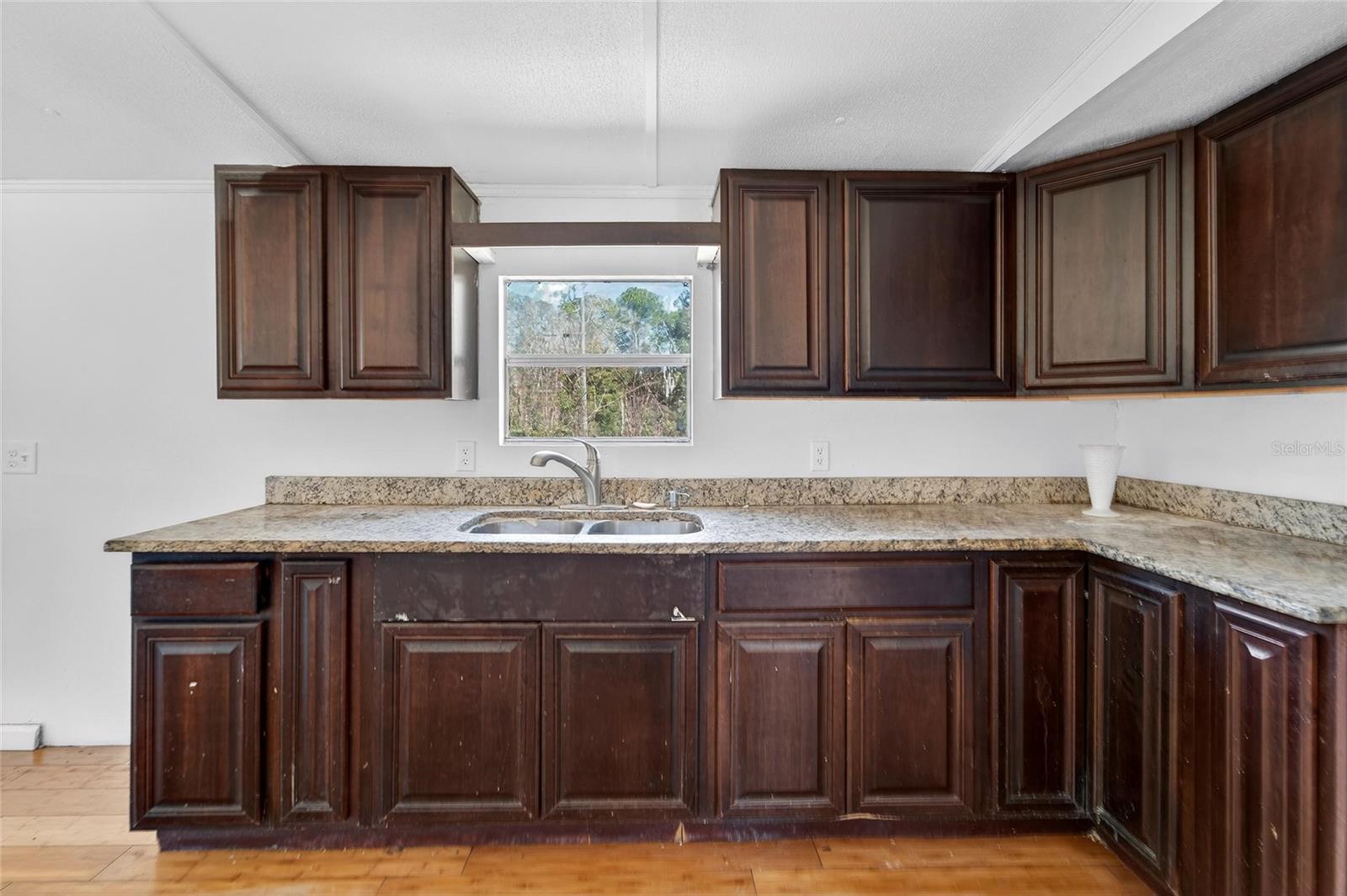 Image 23 of 81 For 35238 Manuel Street