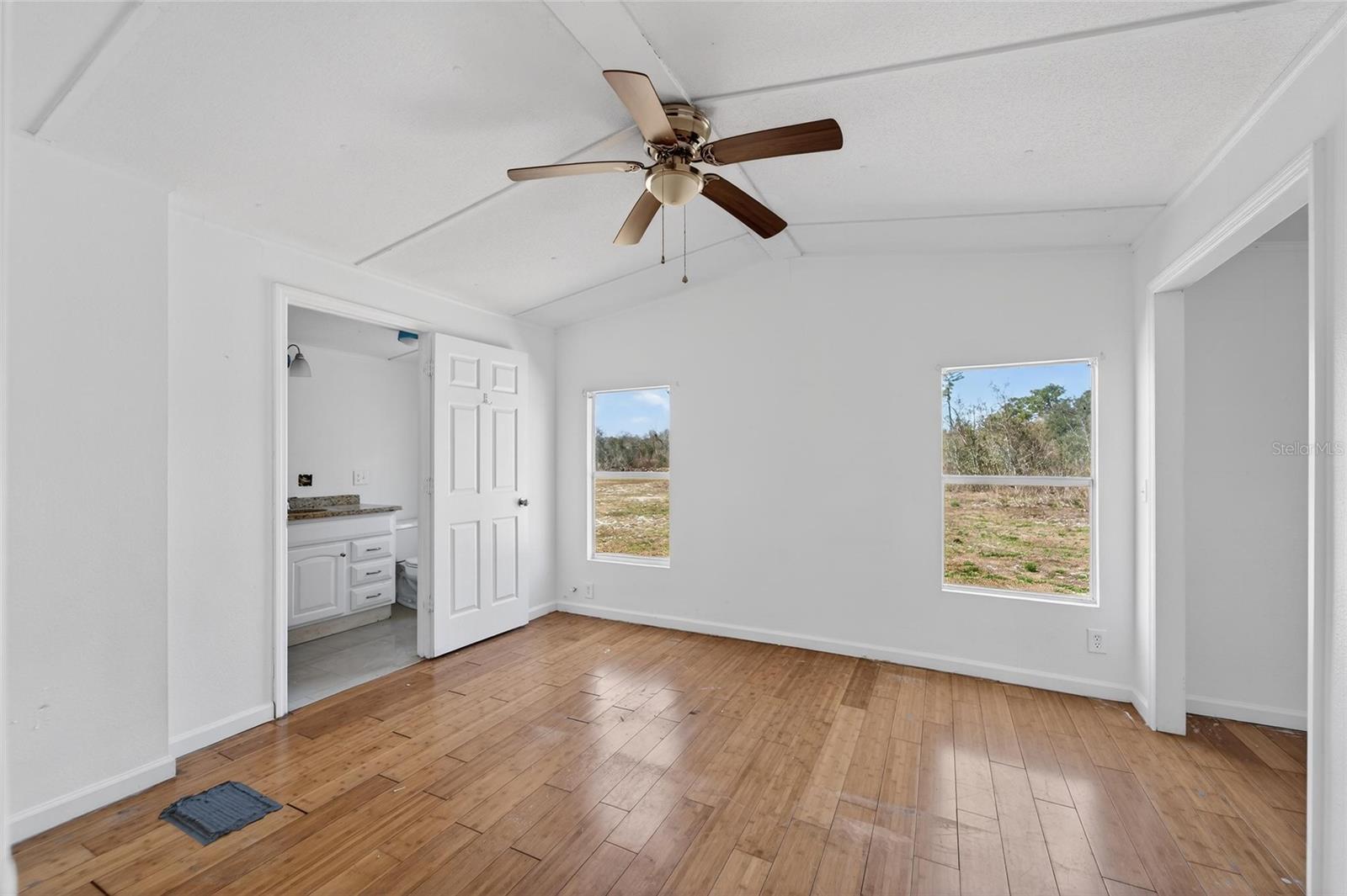 Image 28 of 81 For 35238 Manuel Street