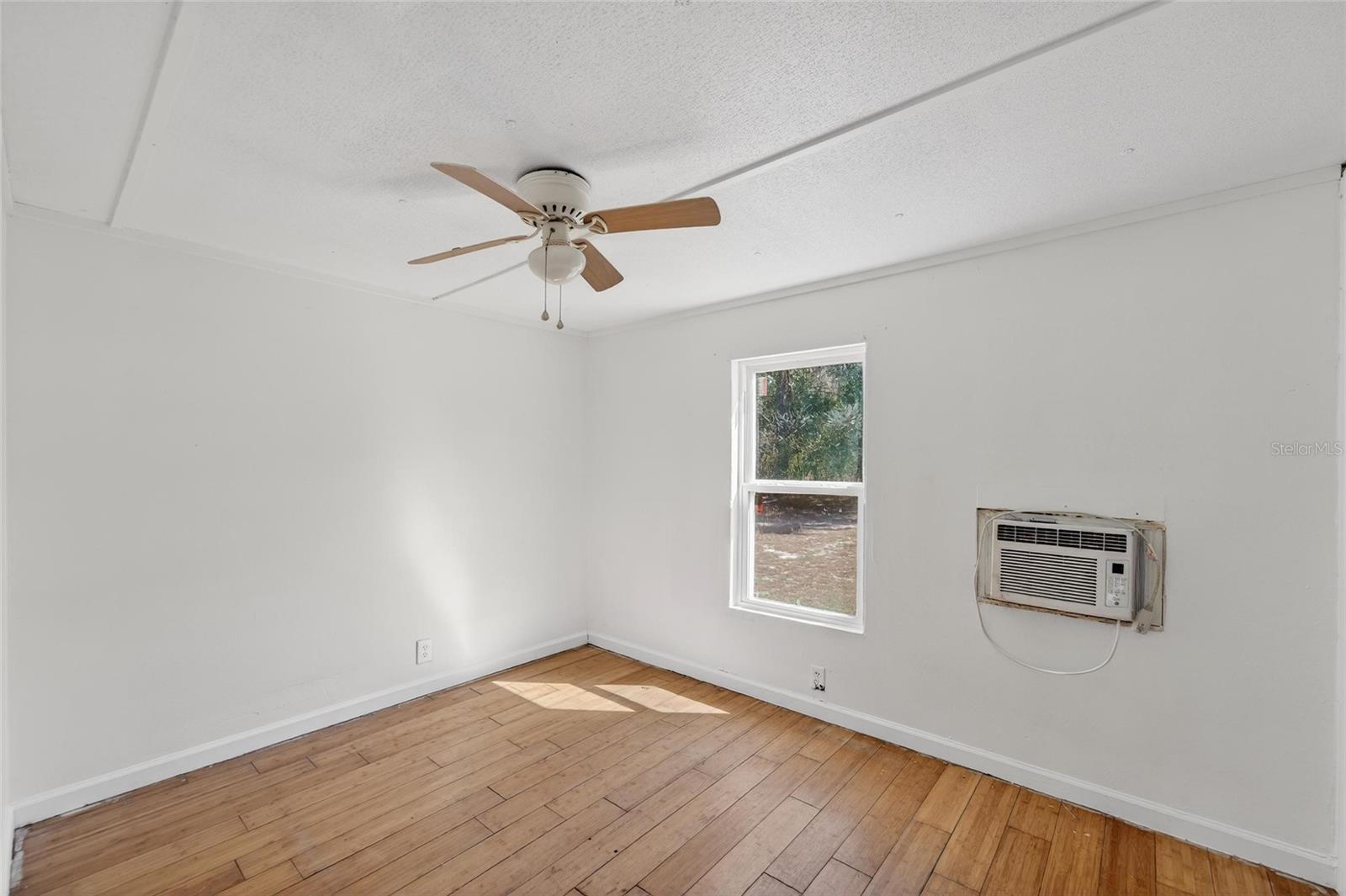 Image 39 of 81 For 35238 Manuel Street