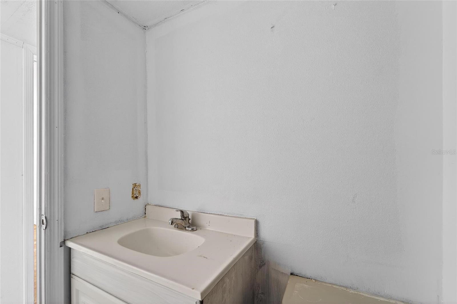 Image 43 of 81 For 35238 Manuel Street