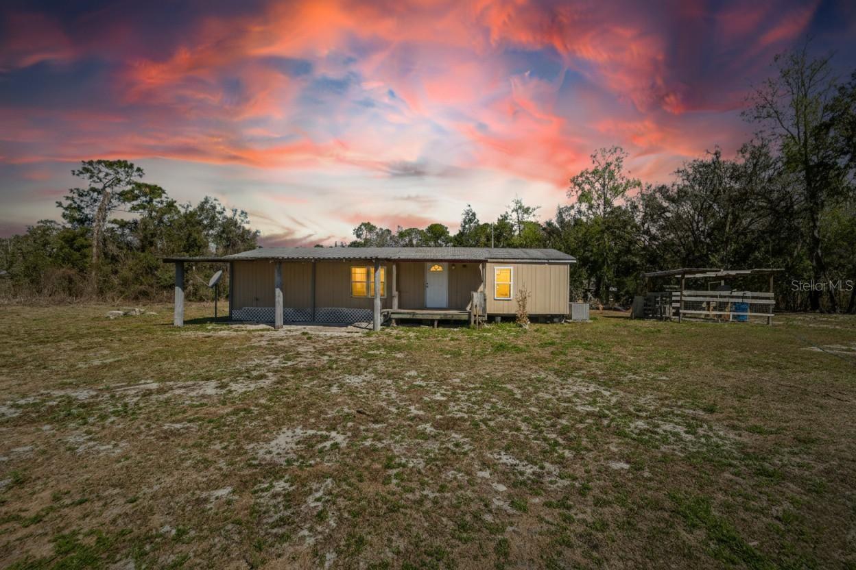 Image 5 of 81 For 35238 Manuel Street