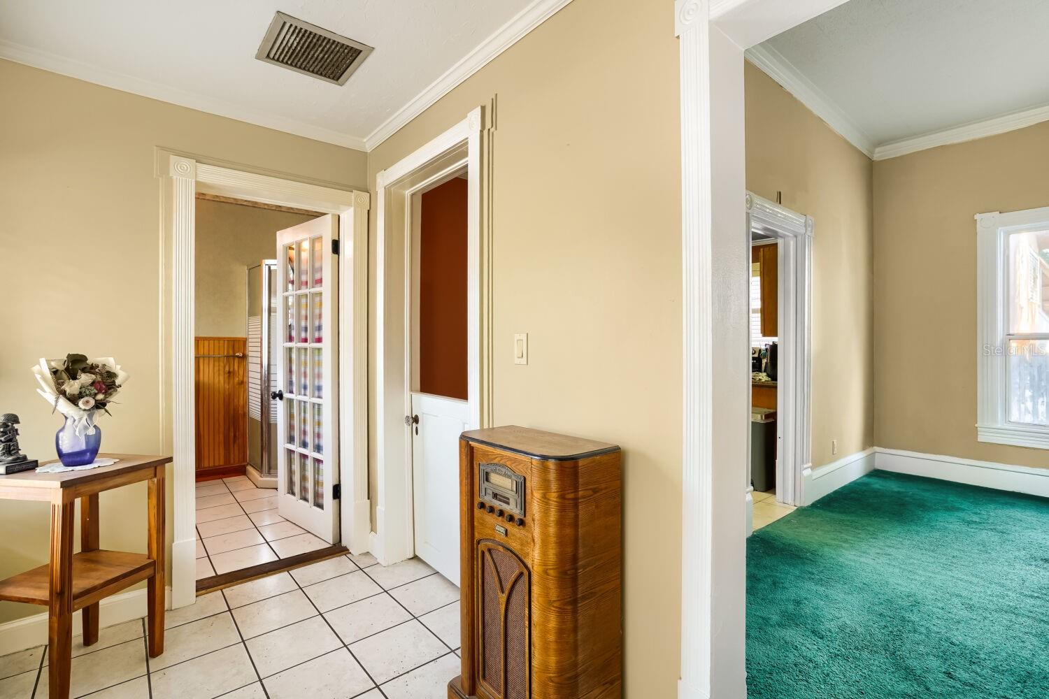 Image 13 of 34 For 2523 10th Avenue W