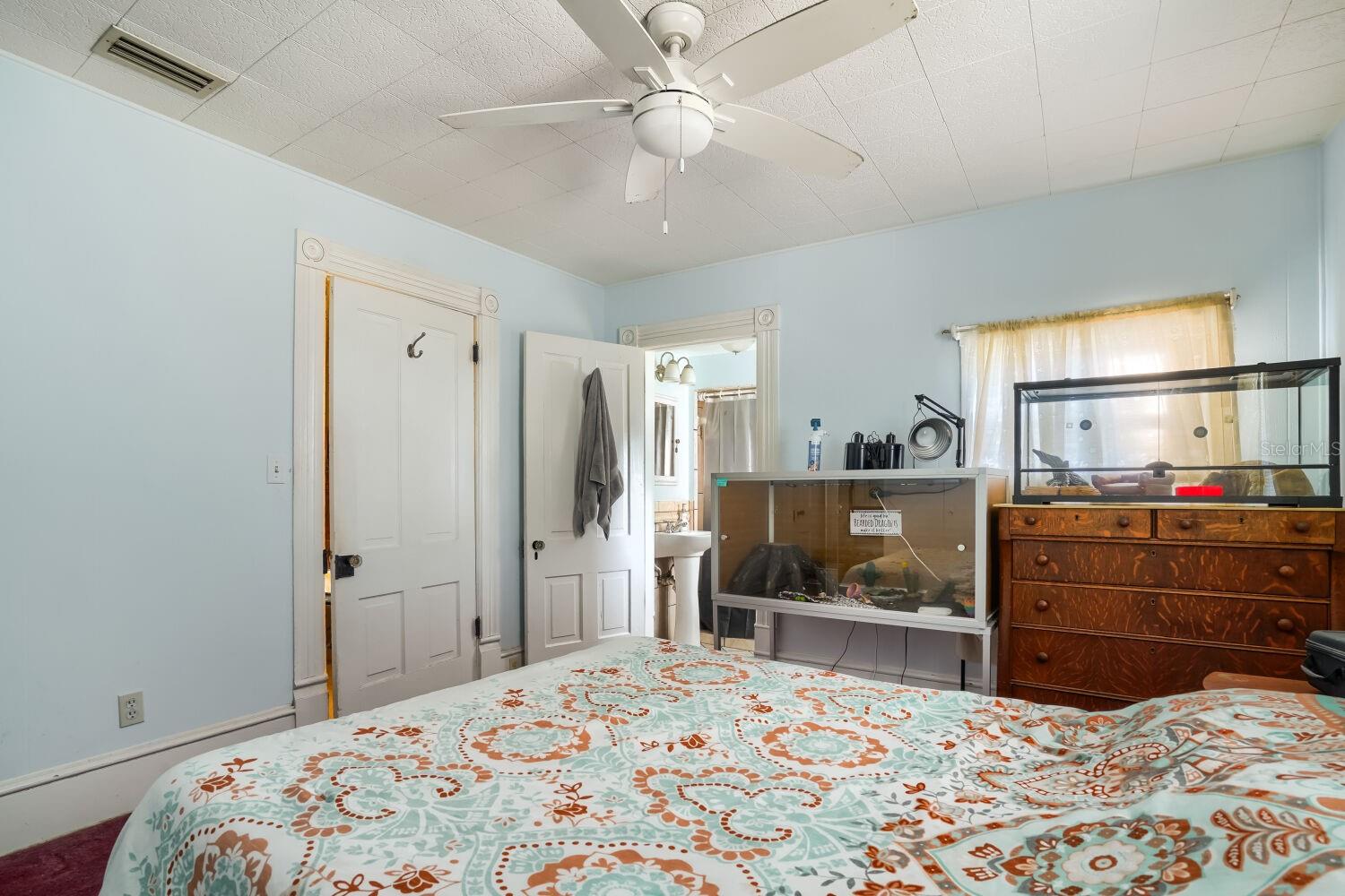 Image 20 of 34 For 2523 10th Avenue W