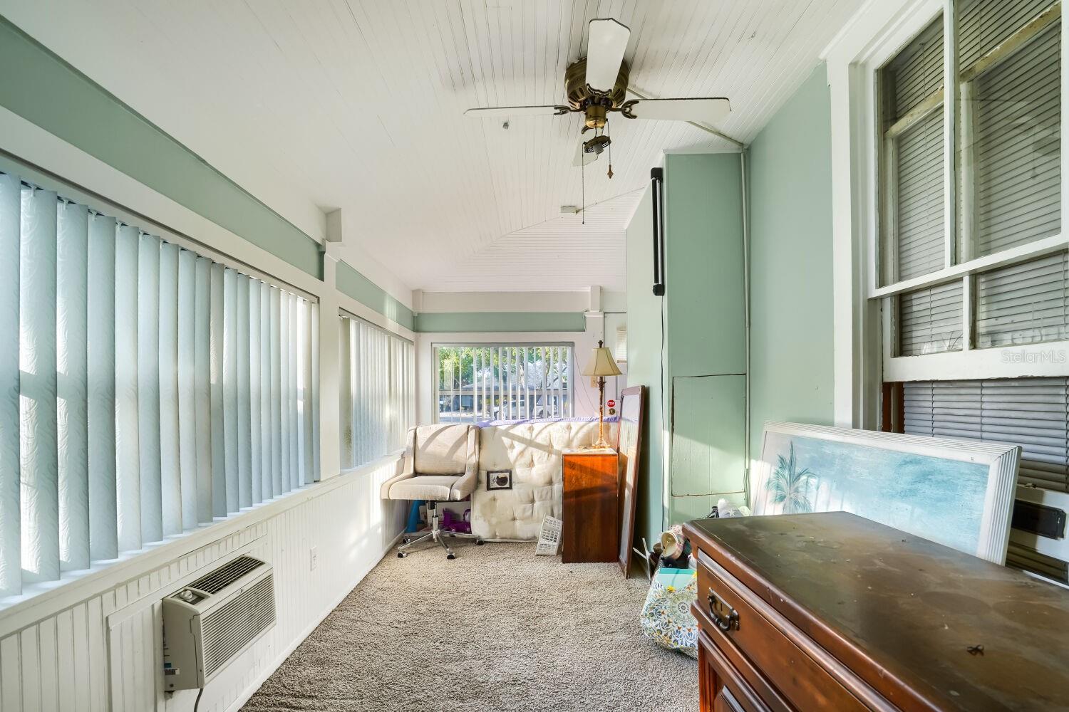 Image 23 of 34 For 2523 10th Avenue W