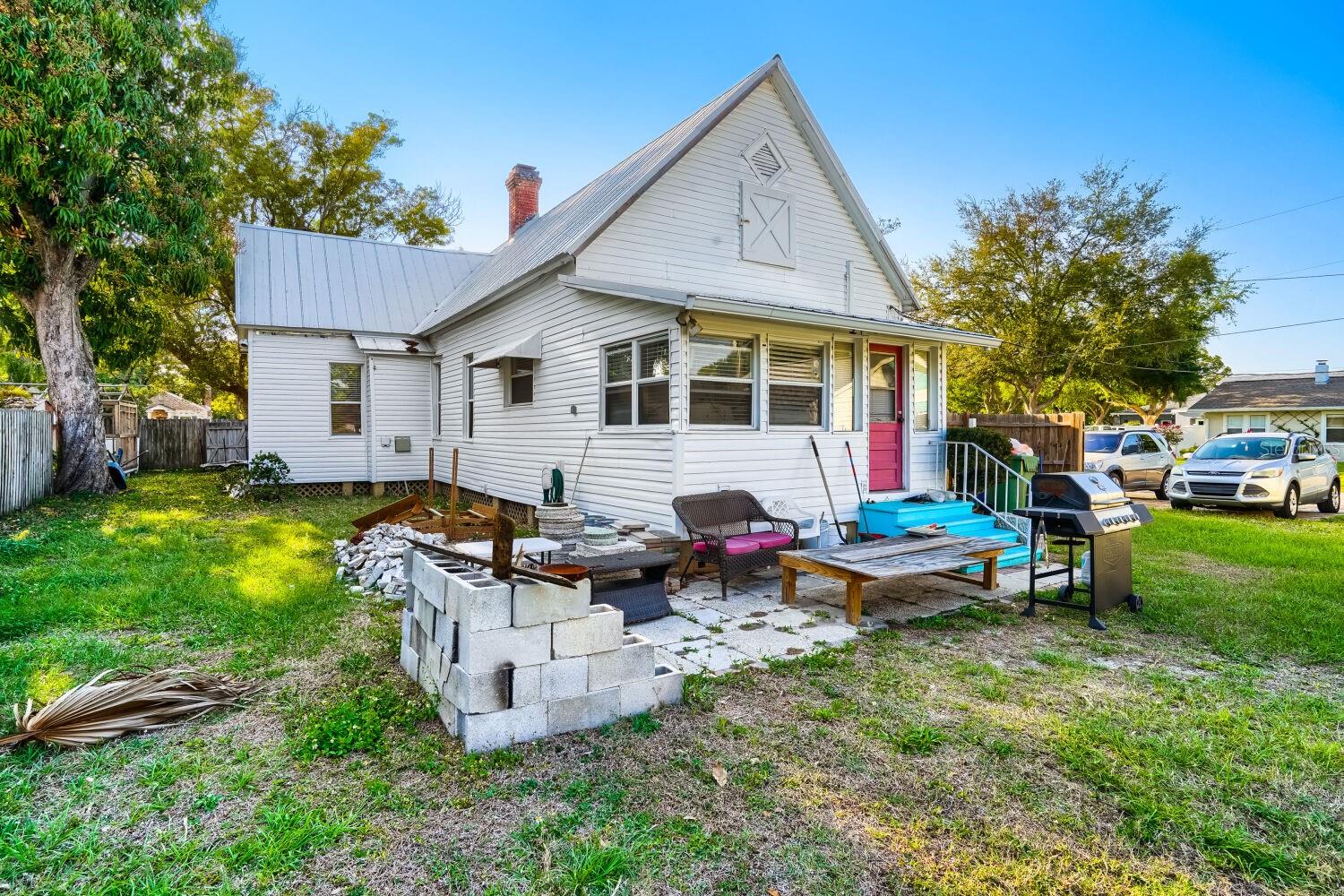 Image 32 of 34 For 2523 10th Avenue W