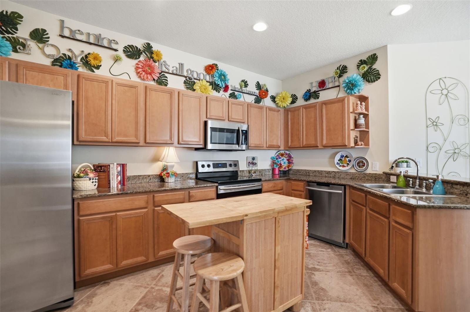 Listing photo id 10 for 3252 Chapel Creek Circle