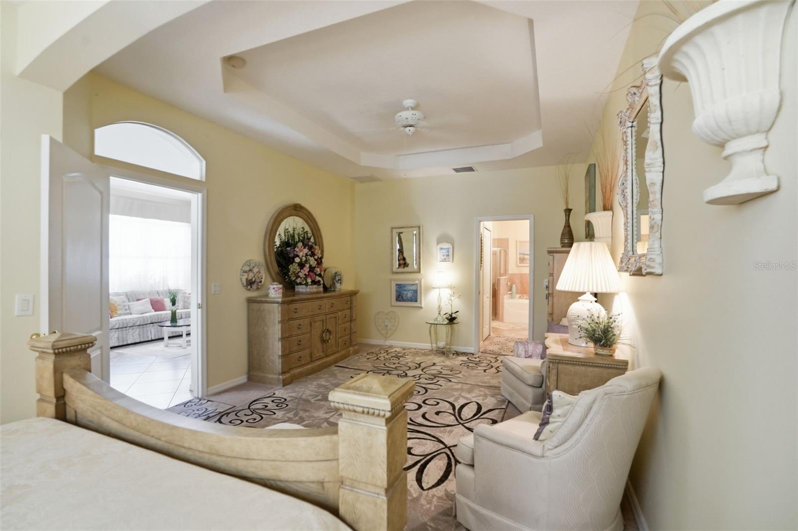 Listing photo id 18 for 3252 Chapel Creek Circle