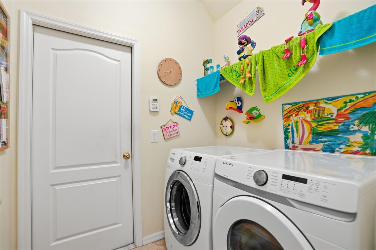 Listing photo id 25 for 3252 Chapel Creek Circle