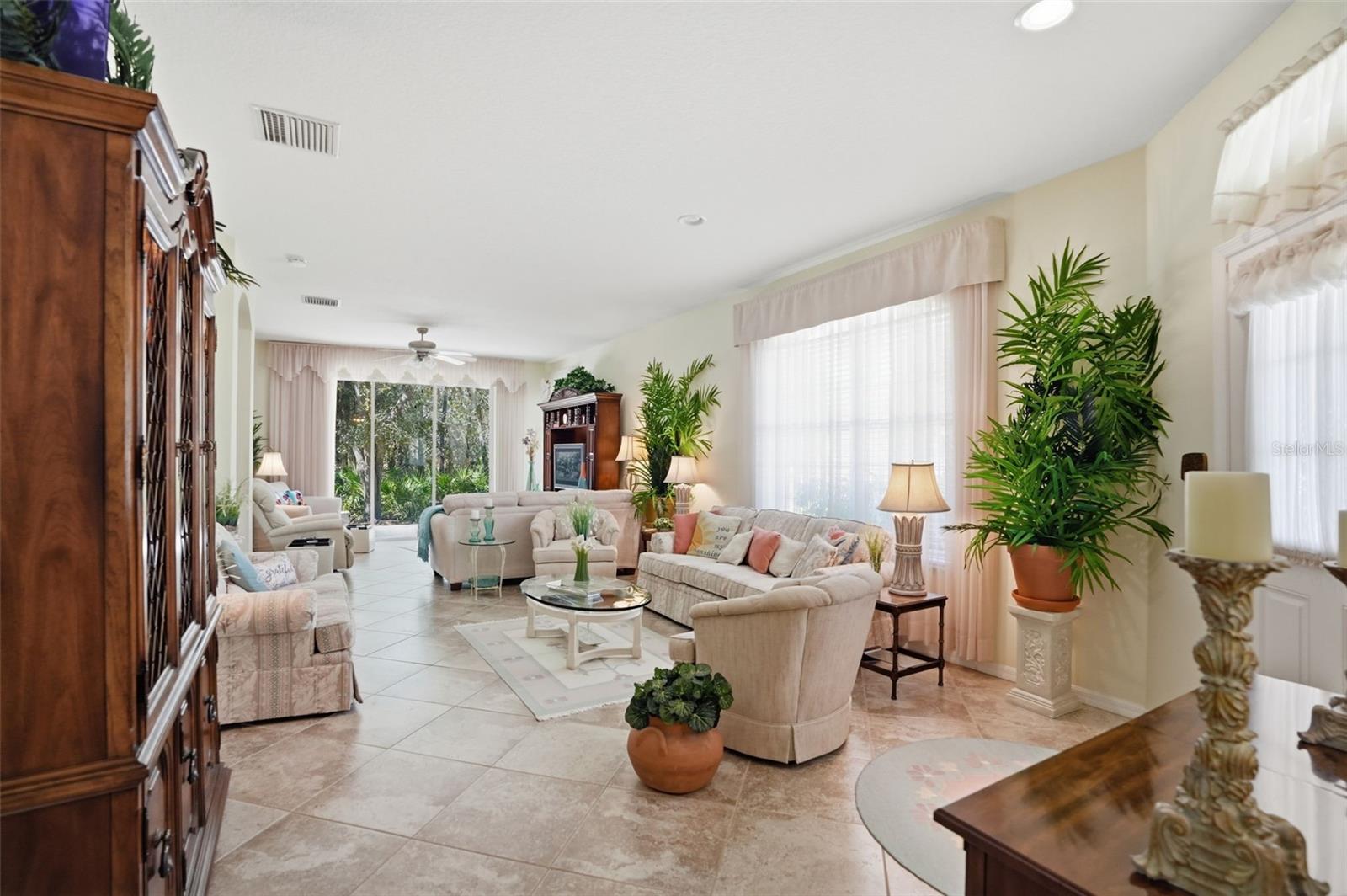 Listing photo id 1 for 3252 Chapel Creek Circle