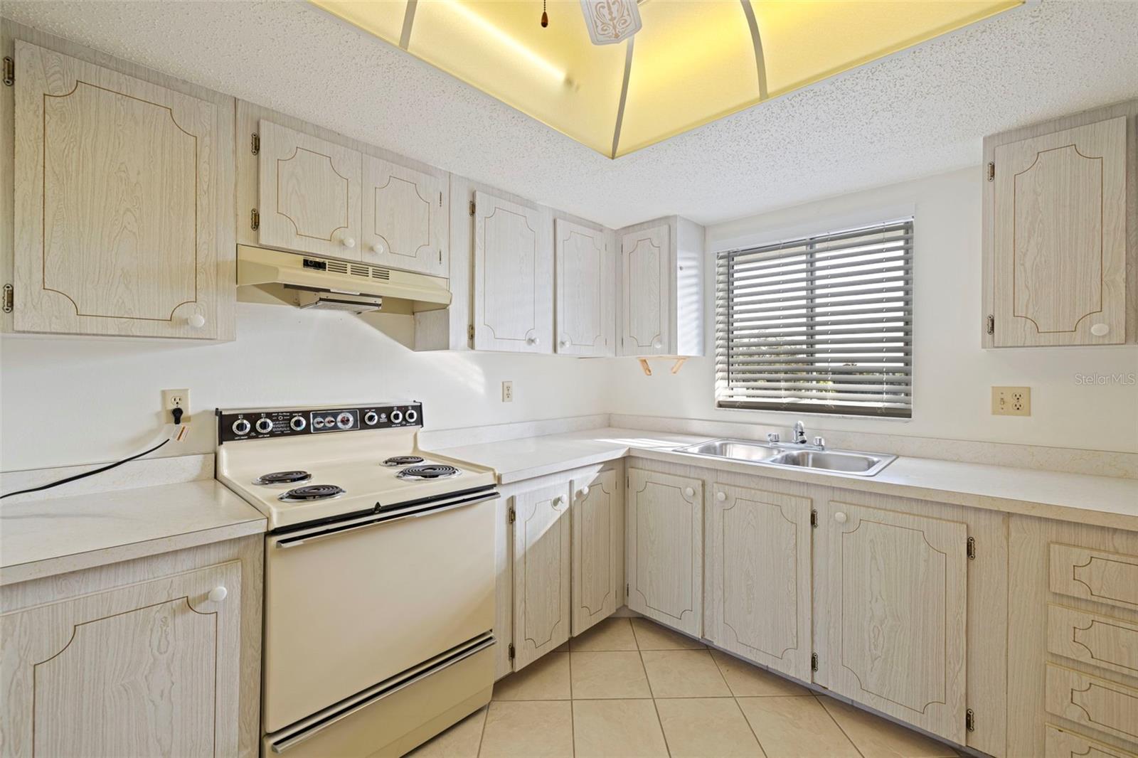 Image 20 of 51 For 3408 Lake Bayshore Drive P-317