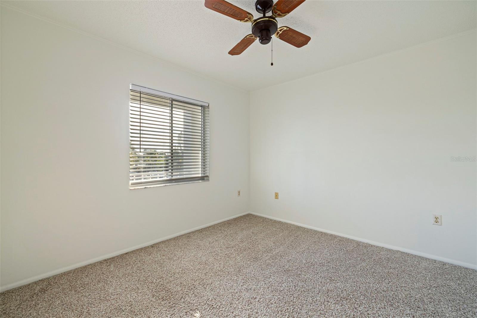 Image 24 of 51 For 3408 Lake Bayshore Drive P-317