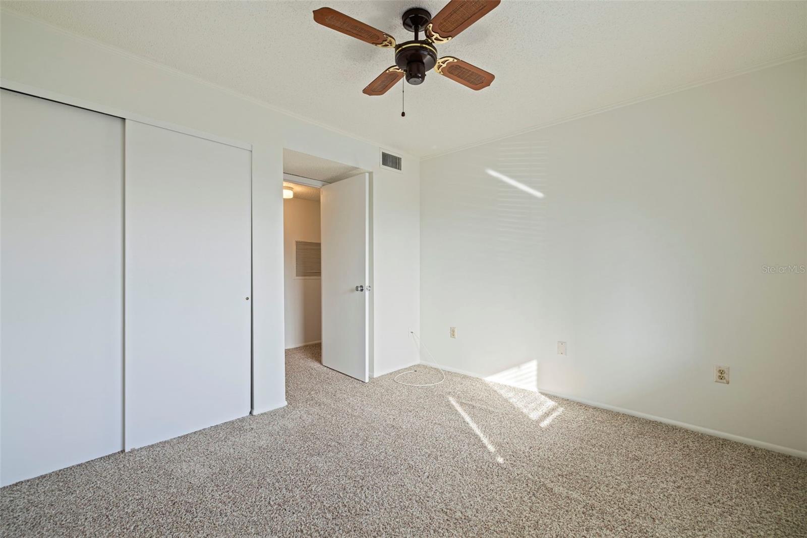 Image 26 of 51 For 3408 Lake Bayshore Drive P-317